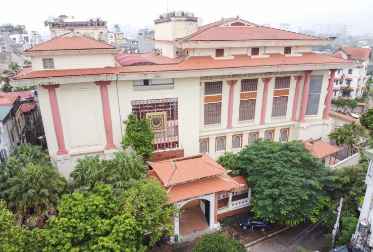 Slide Bảo tàng văn học 1