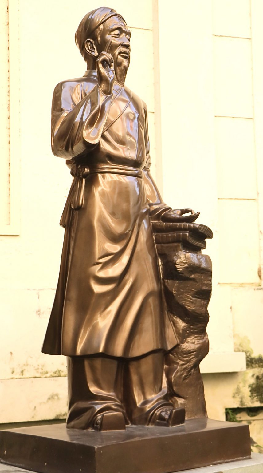 Tượng danh nhân Nguyễn Bỉnh Khiêm Bảo tàng Văn học Việt Nam